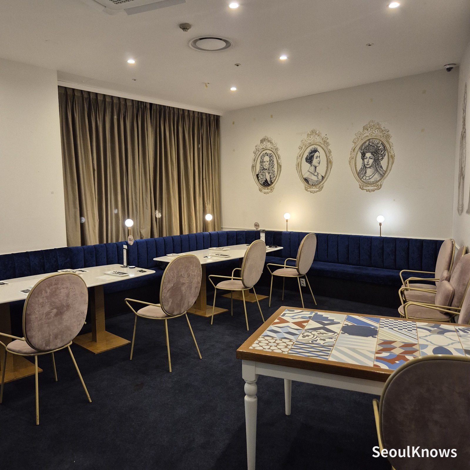Private room seating for a group of twelve at Viking's Wharf COEX