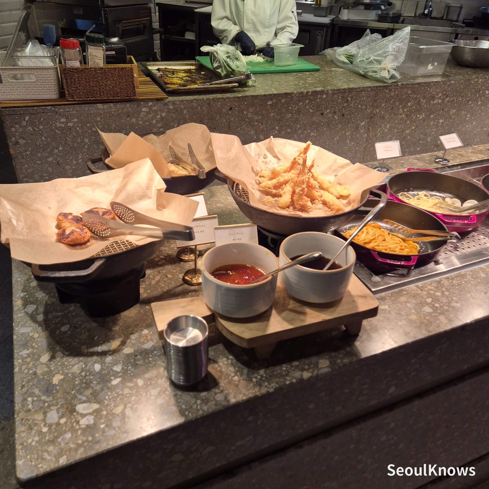 Fried seafood and tempura station at Viking's Wharf COEX