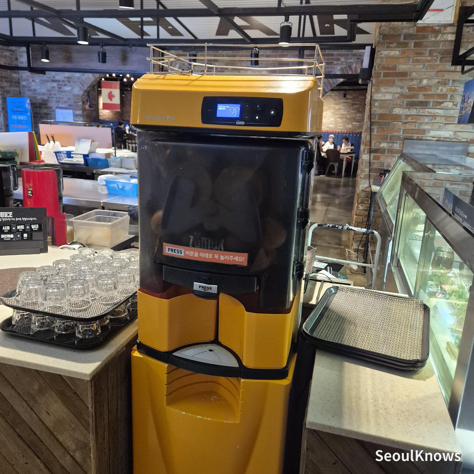 Zumex fresh orange juice press at Viking's Wharf COEX