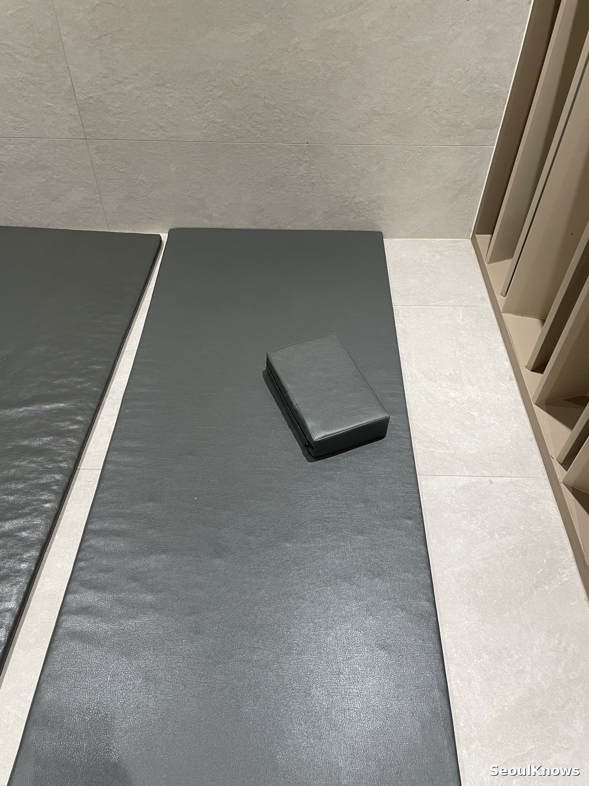 Sleeping area with mats in a Korean sauna