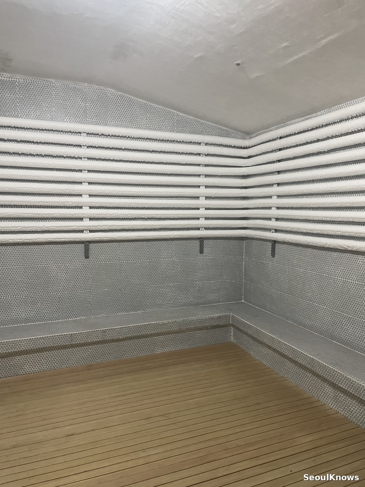 Yellow clay hot room in a Korean jjimjilbang