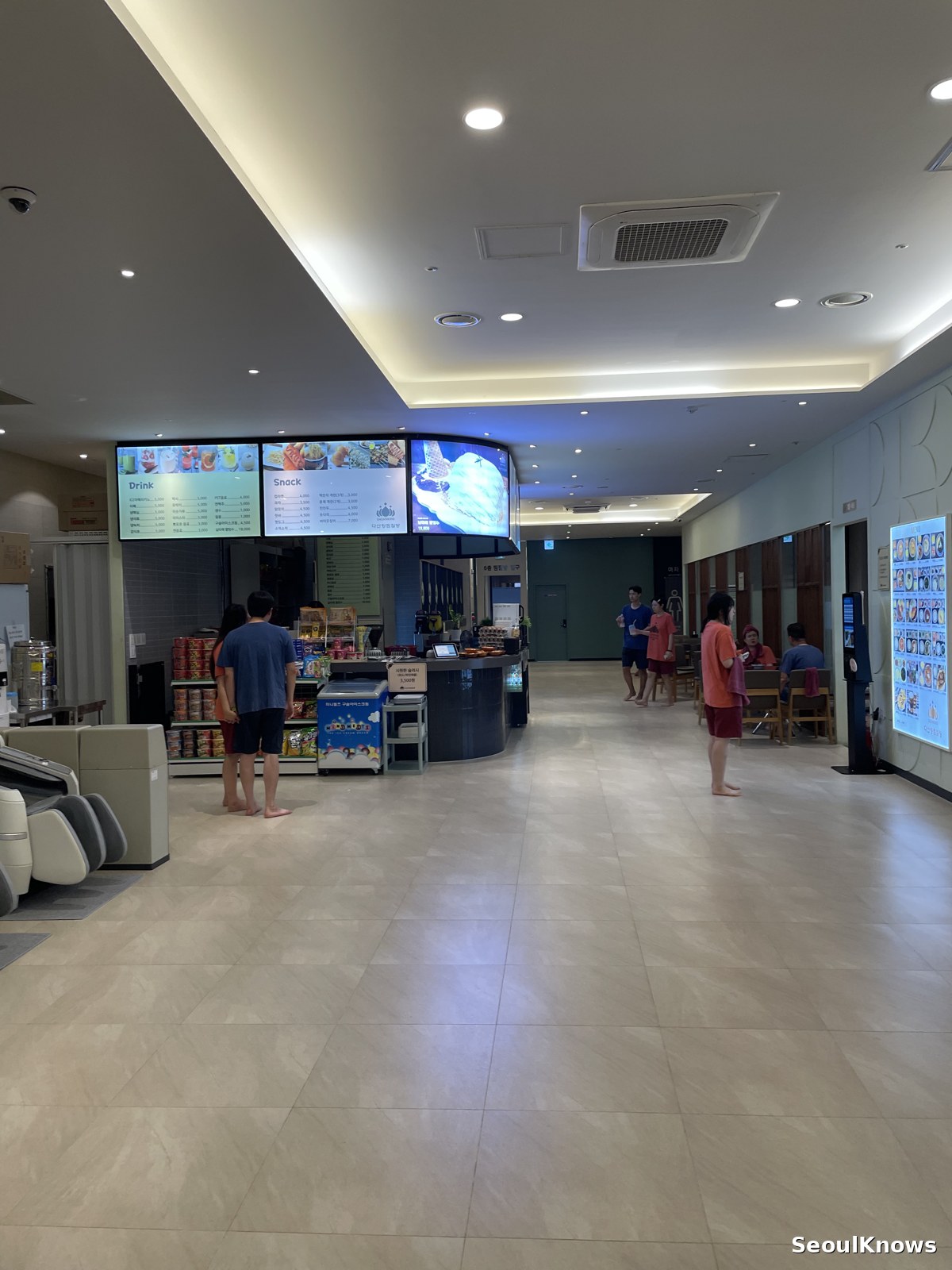 Corridor inside a Korean jjimjilbang