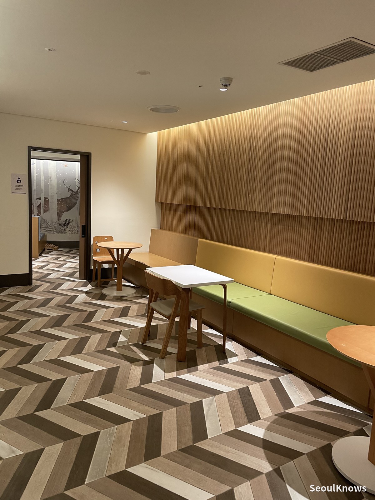 Family lounge seating area at Inspire Resort